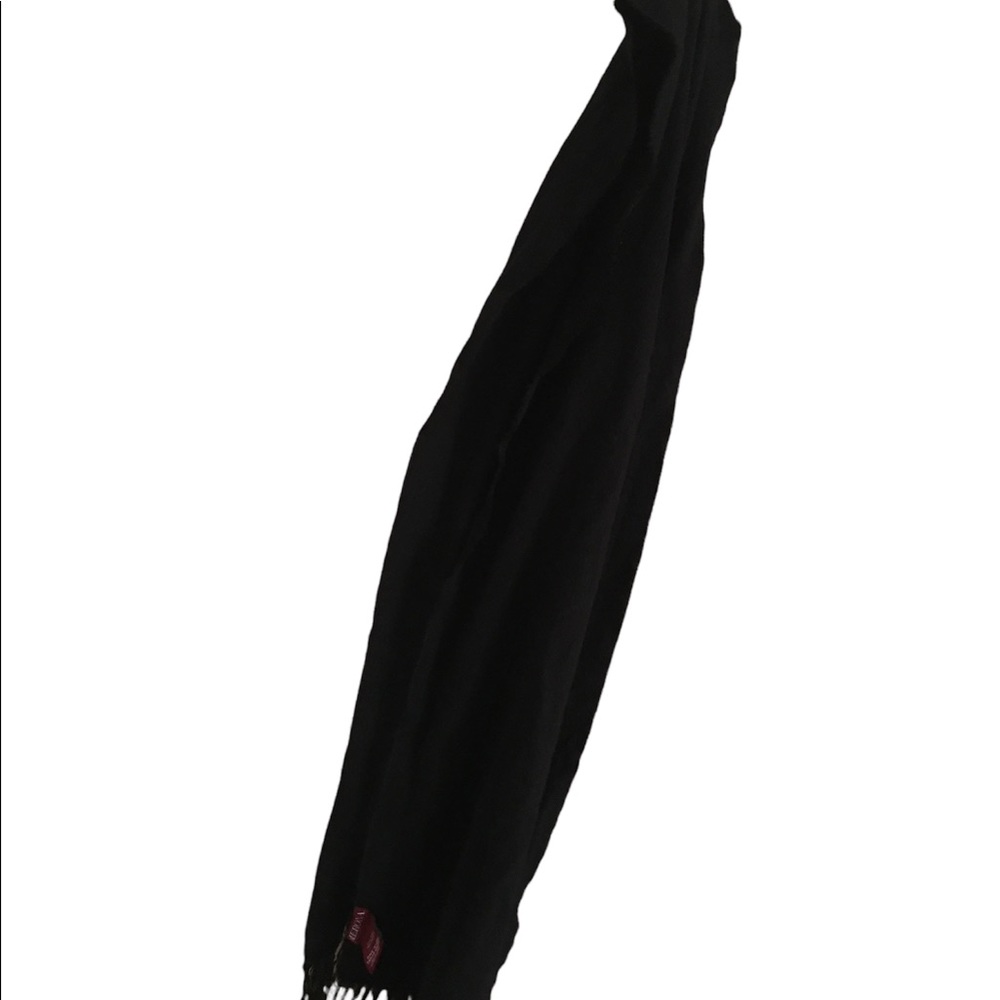 A soft and black scarf